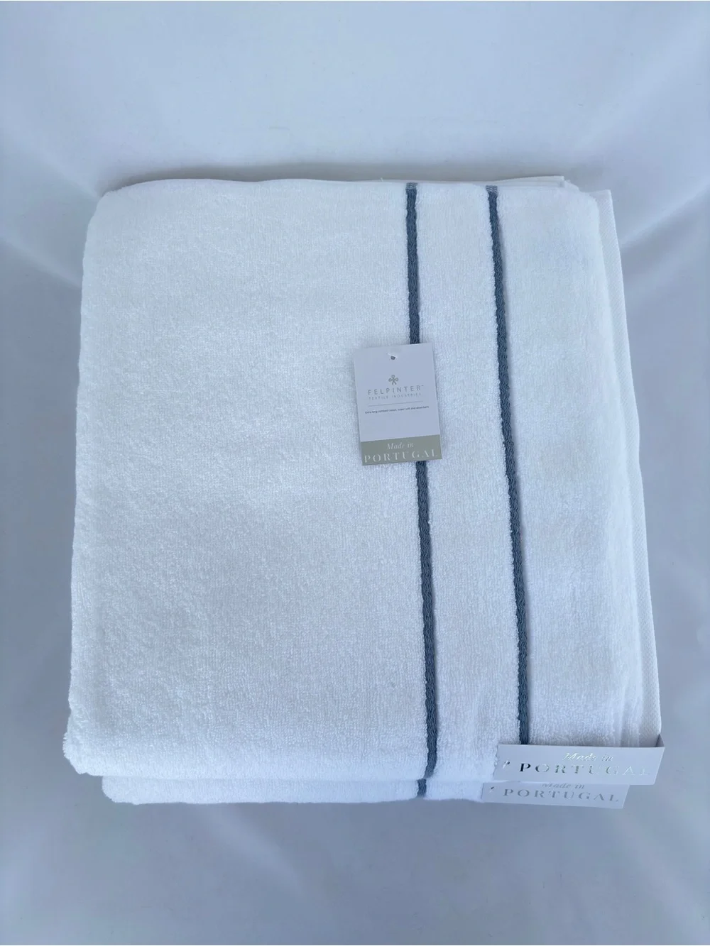 NWT 2Pc Felpinter Portugal White Luxury Bath Towels Blue Grey Embroidered Line